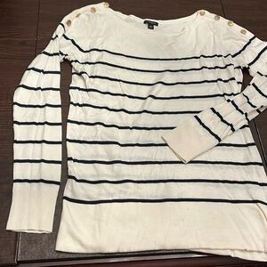 Ann Taylor light wool sweater    Size large
